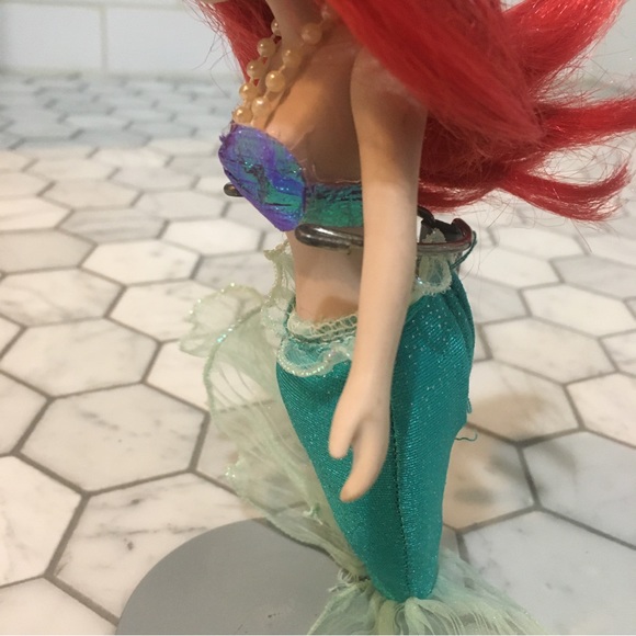 Little mermaid porcelain doll Ariel - Picture 6 of 7